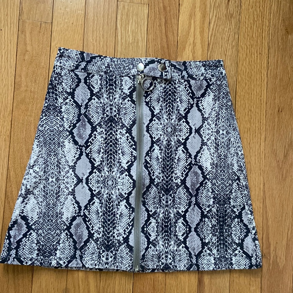 Snakeskin skirt- never worn